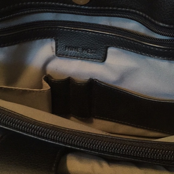 Nine West large totebag handbag-purse w/attachment - Picture 7 of 8